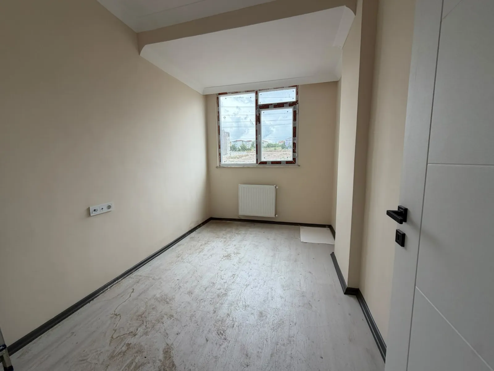 HADIMKÖY OMURTAK CADDESİ ÜZERİ SATILIK 2+1 DAİRE KOD(1034) görsel 2