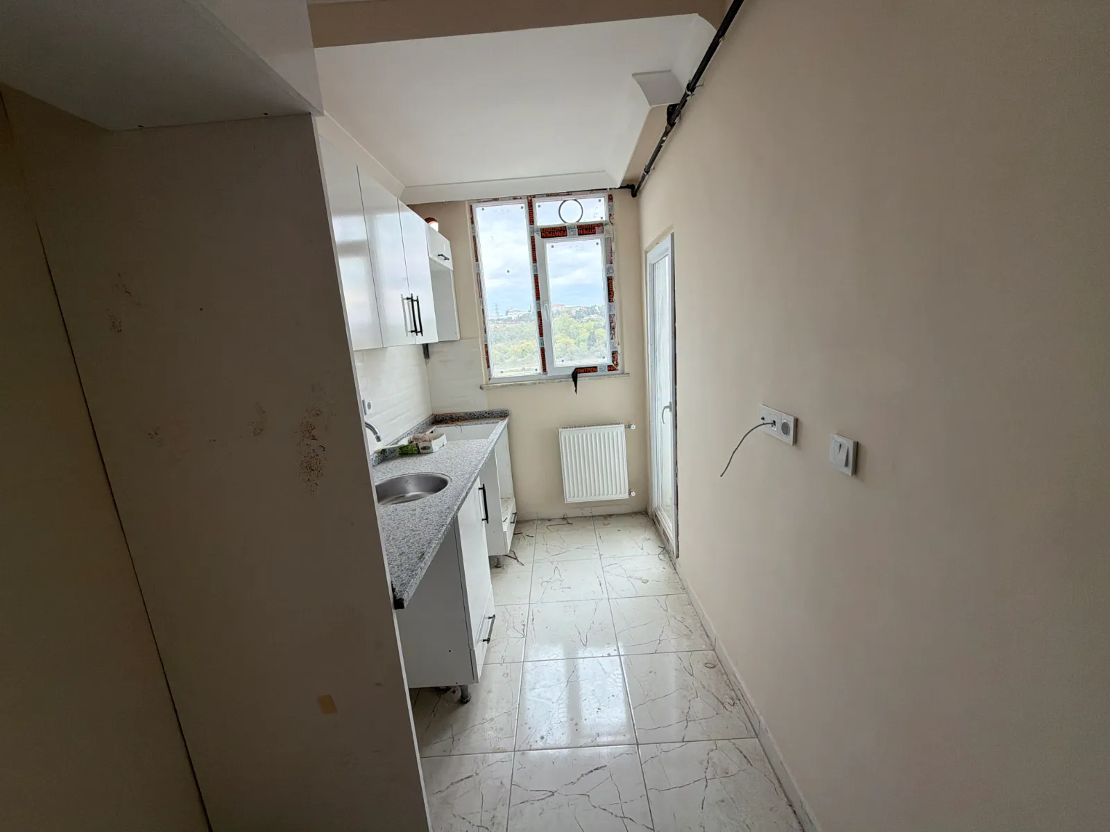 HADIMKÖY OMURTAK CADDESİNDE KİRALIK 2+1 DAİRE KOD(1033) görsel 4