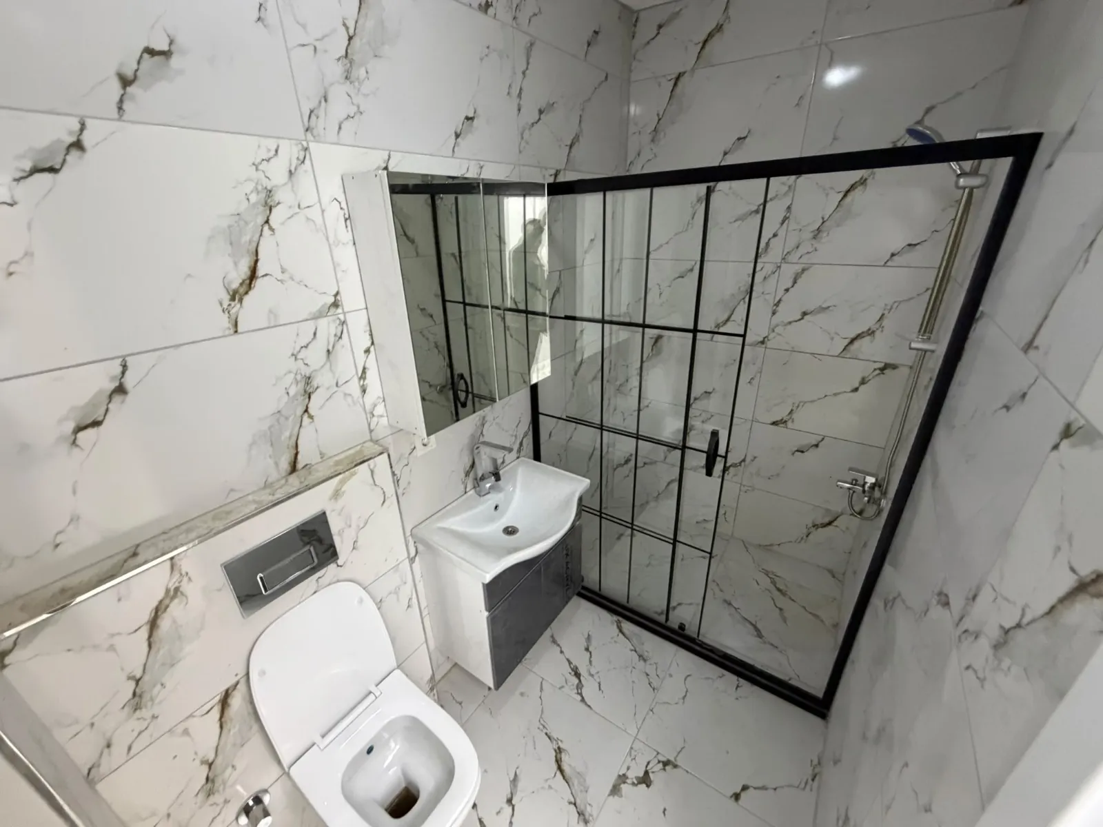 KARLIBAYIR MAHALLESİNDE SATILIK YÜKSEK GİRİŞ 2+1 DAİRE görsel 6