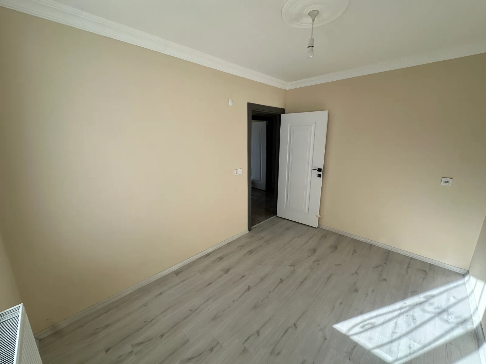 TAŞOLUK MAHALLESİNDE SATILIK 2+1 BAHÇE KATI DAİRE KOD(1017) görsel 8