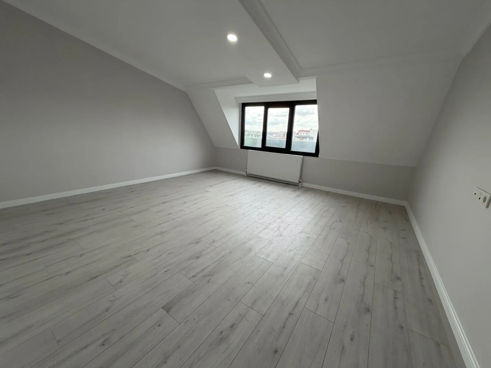 KARLIBAYIR MAHALLESİNDE SATILIK YENİ NESİL ÇATI KATI DAİRE KOD(1038) görsel 3